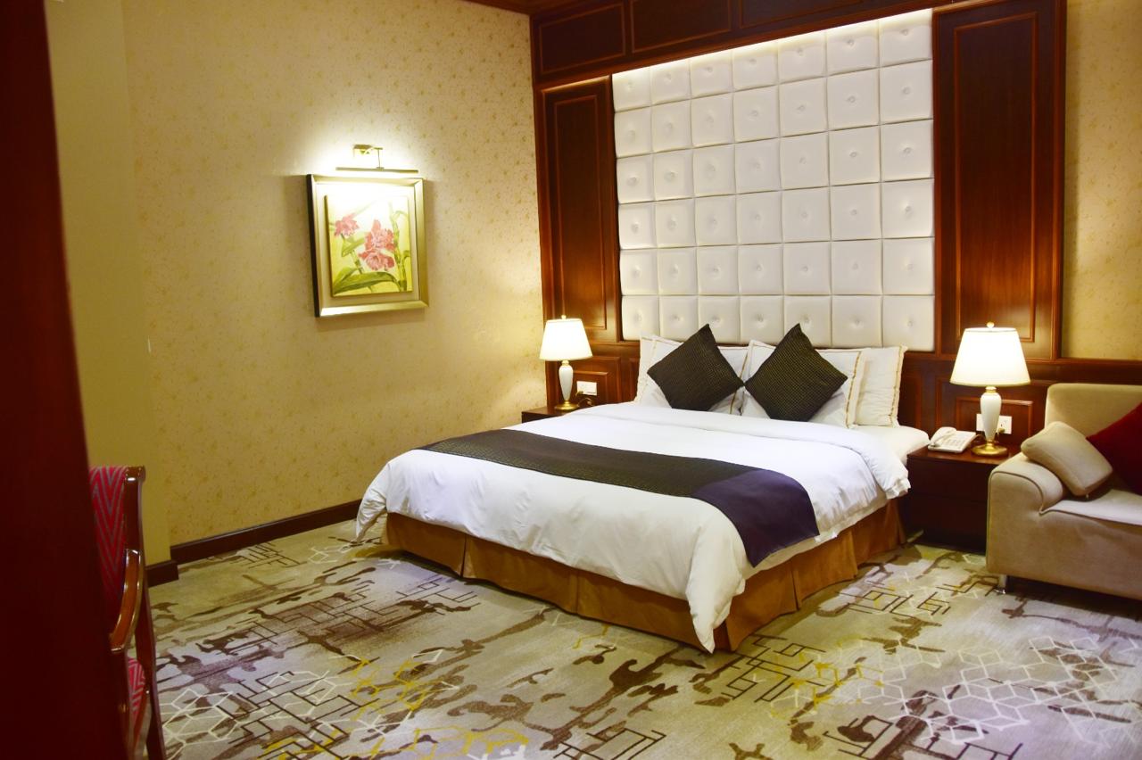 presidential suite couple bedroom